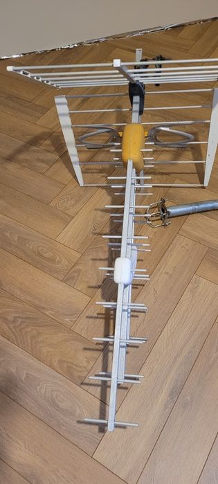 Antena  DVB-T  Televes  + uchwyt (Tanio)