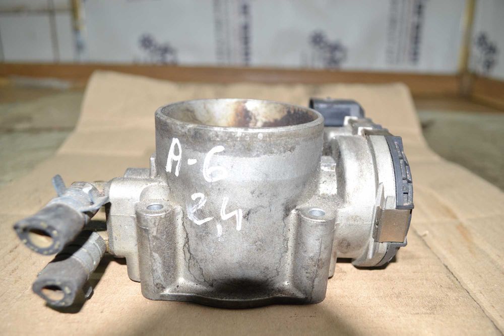 Дросельна заслонка Audi A4, Skoda SuperB, VW Passat B5 2.4B 078133062B