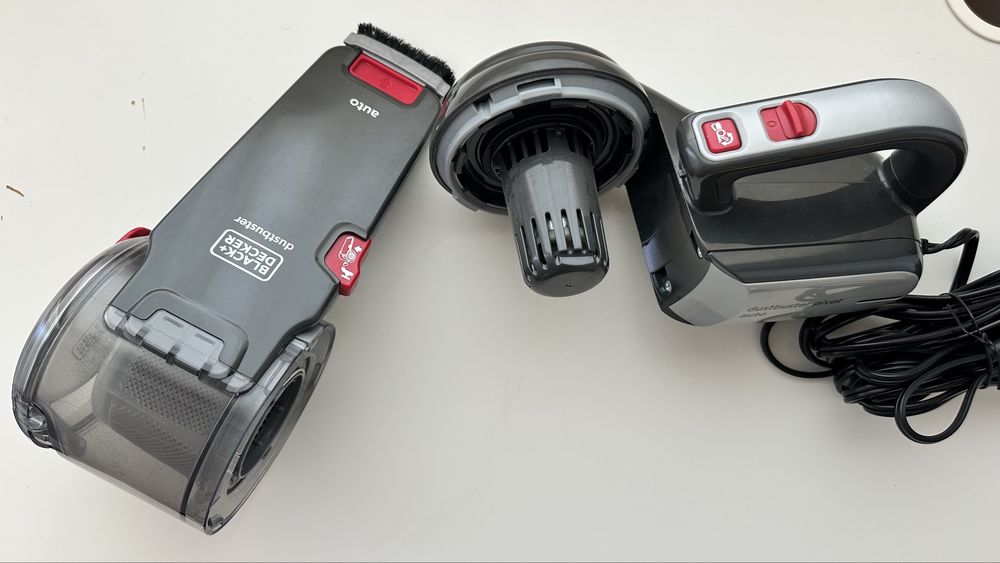Aspirador de carro Black & Decker Pivot 12V