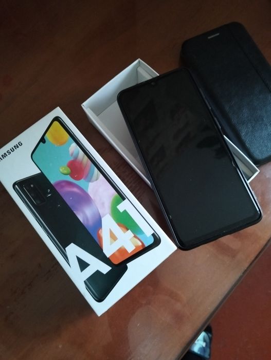 Продам самсунг а41 в ідеальному стані