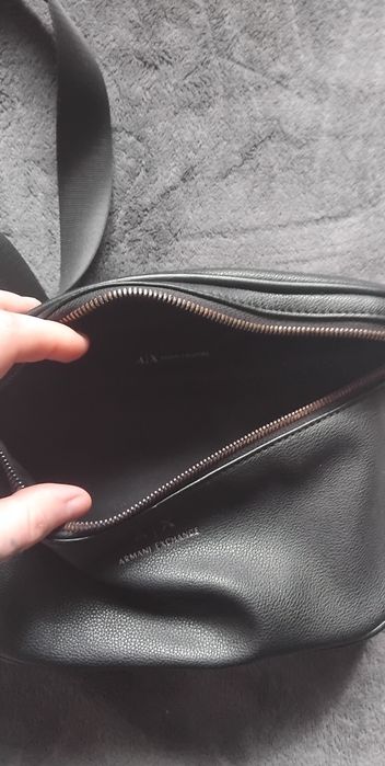 Armani Exchange сумка-бананка зі шкіри (Black) (чорного кольору)