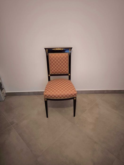 Komplet zabytkowych krzeseł