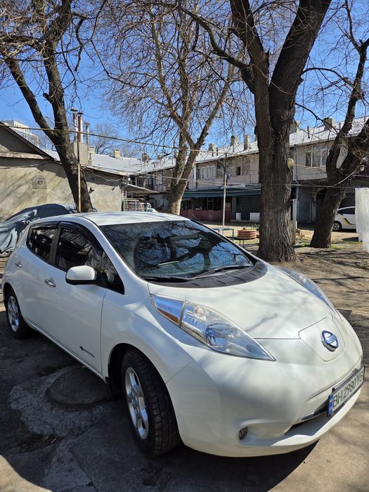 Nissan leaf Рест