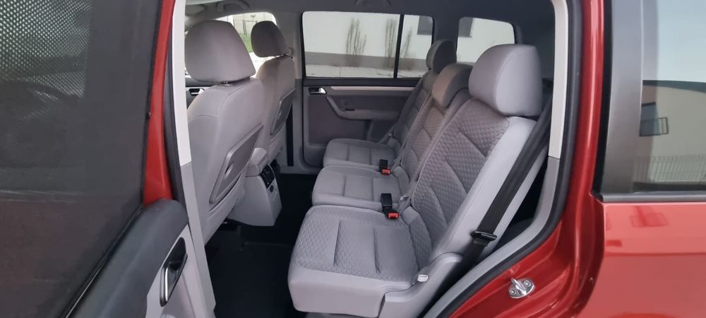 Продаю Volkswagen Touran 1.6mpi