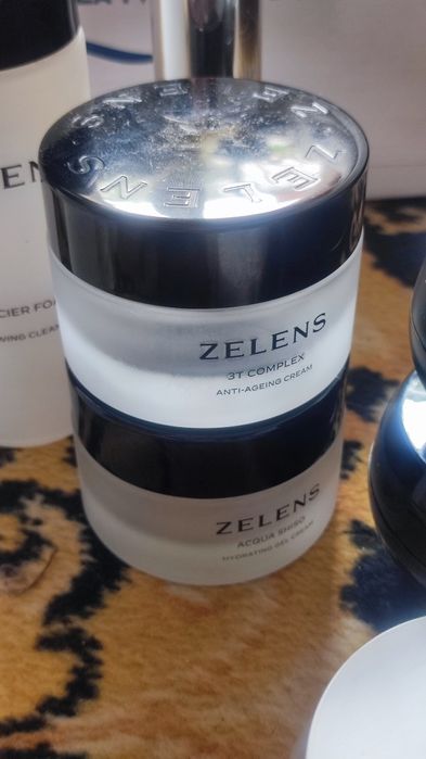 Puste opakowania po kosmetykach