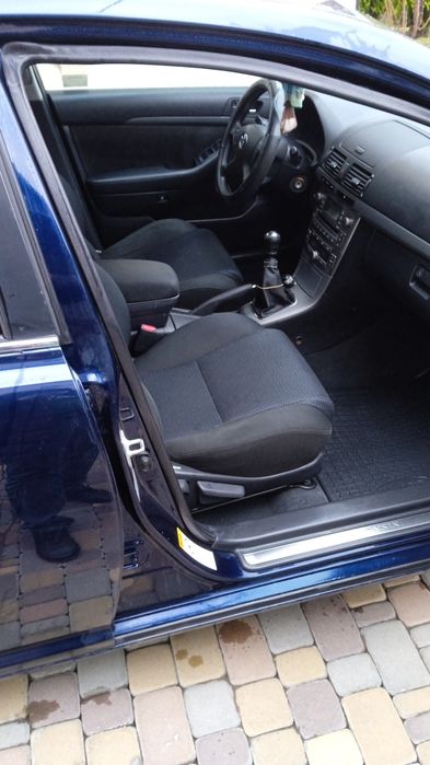 Toyota Avensis T25