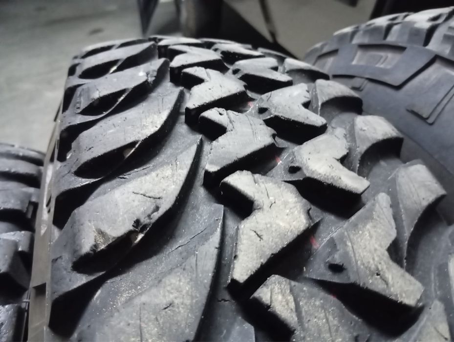 Pneus 235/85 R16 - Bridgestone Dueler MT