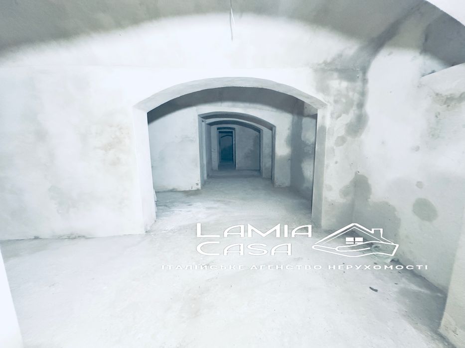 Продаж комерційного приміщення вул. Вавілова (центр)