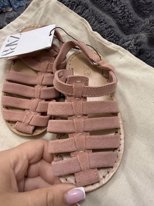 Босоніжки дитячі zara , шкіра