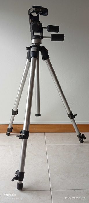 Tripé Manfrotto 055D + Cabeça