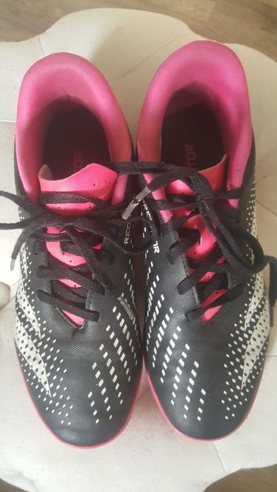 Czarno różowe buty piłkarskie/ Adidas Predator, rozmiar 36