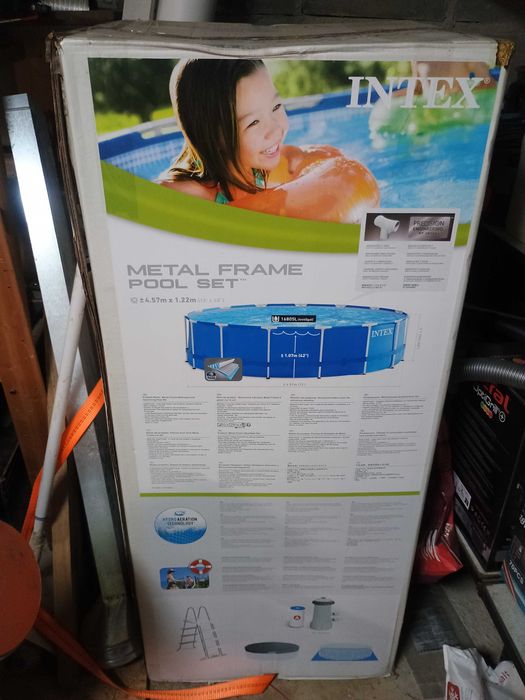 Basen INTEX 4.57x1.22 Metal Frame Pool Set