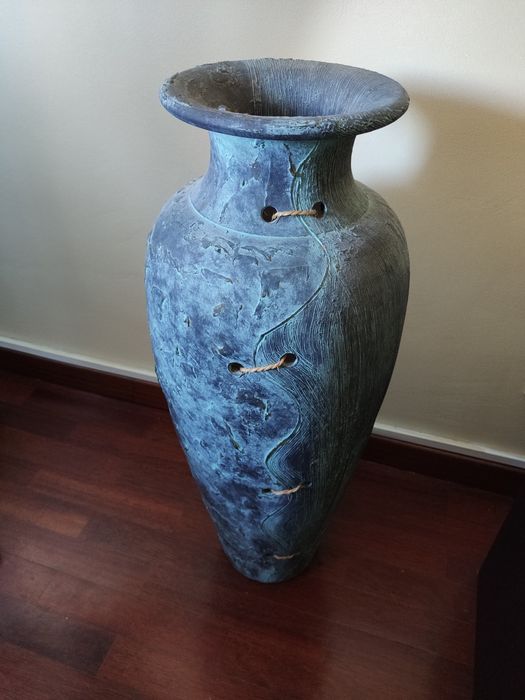 Vase64750885726850120