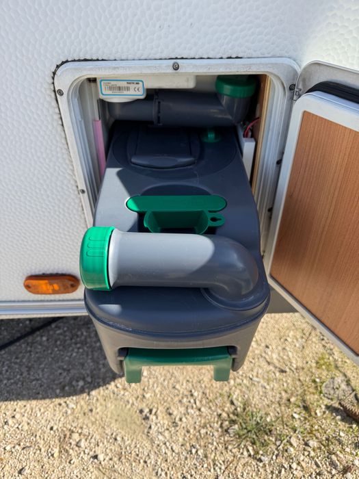 Caravana Knaus Sport 500 FDK 2013 - 3 Ambientes com Beliches