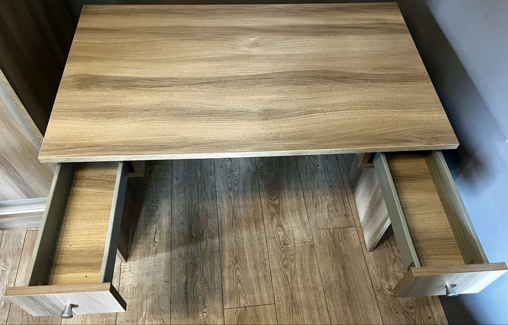 Biurko młodzieżowe