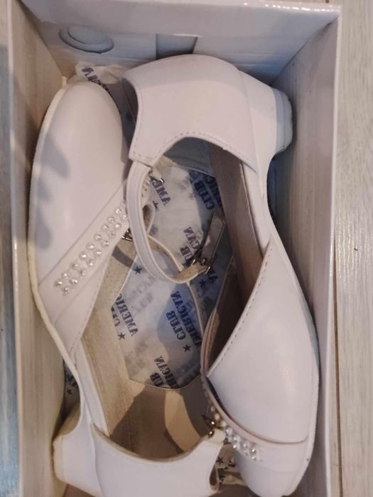 Eleganckie buty dla dziewczynki