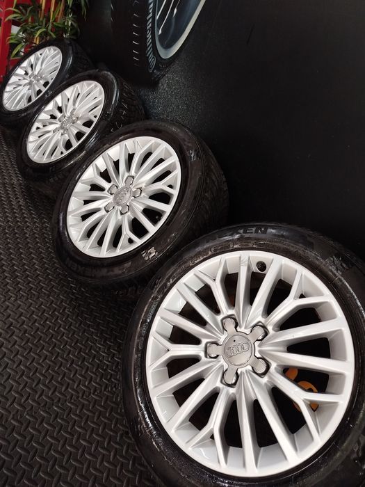 Jantes 16" originais Audi com pneus