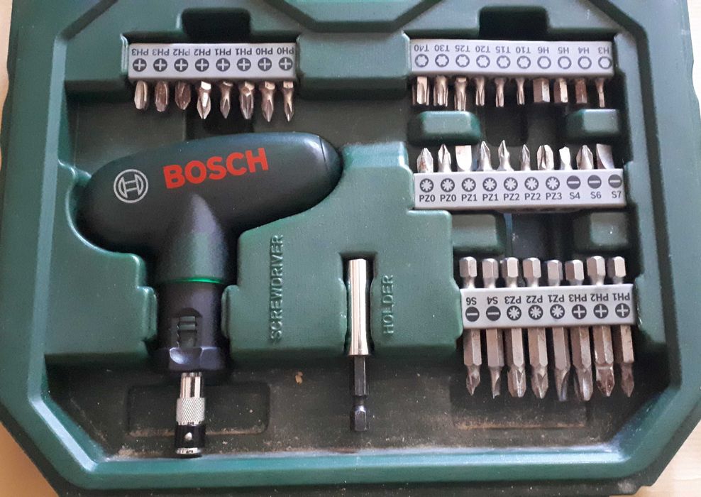 Aparafusadora BLACK & DECKER + Mala BOSCH