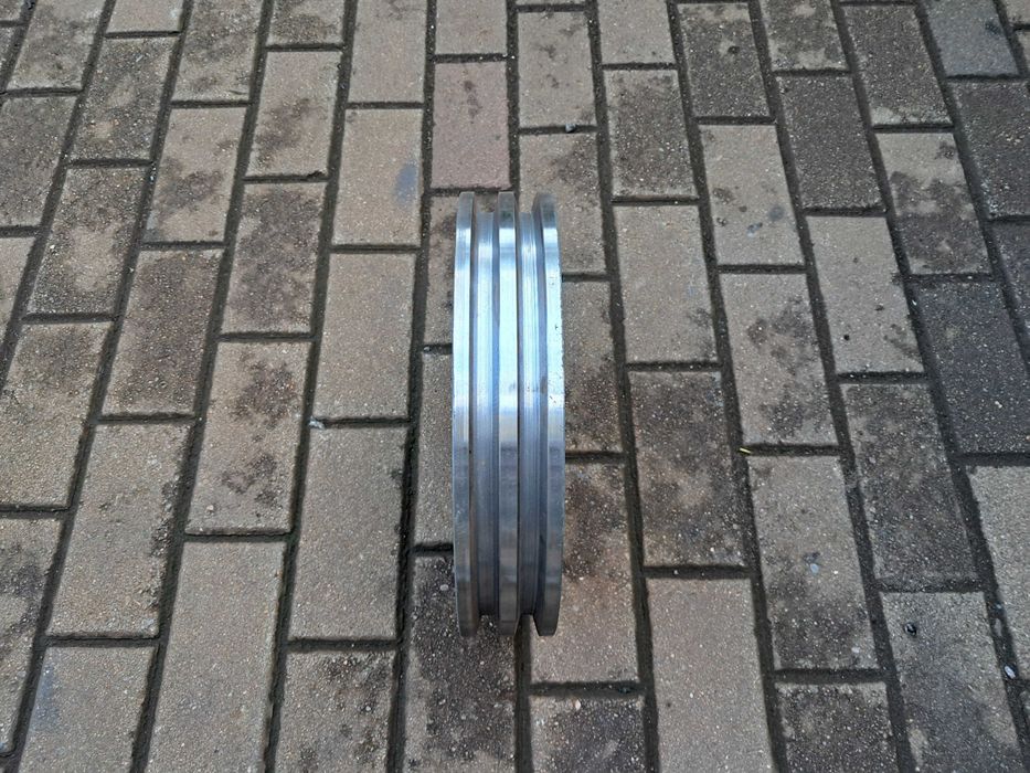 Koło pasowe , szajba  otwór fi 42mm, średnica koła 31,5cm . Wysyłka