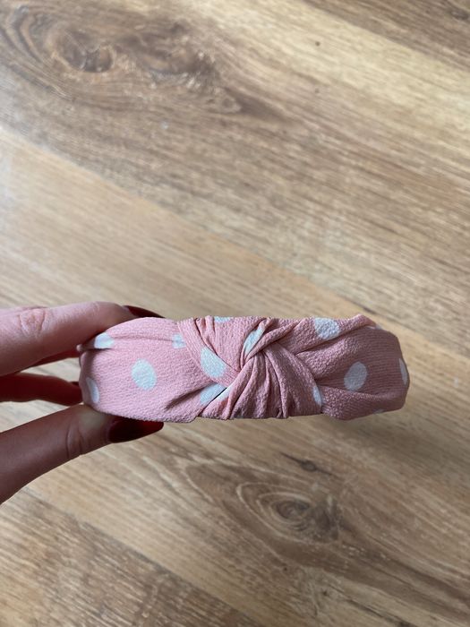 Szeroka opaska do włosów w kropki