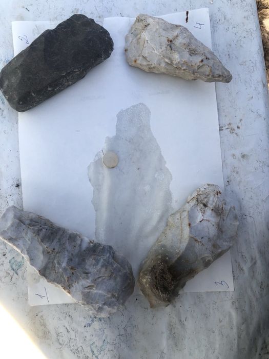 Камʼяні топори древні