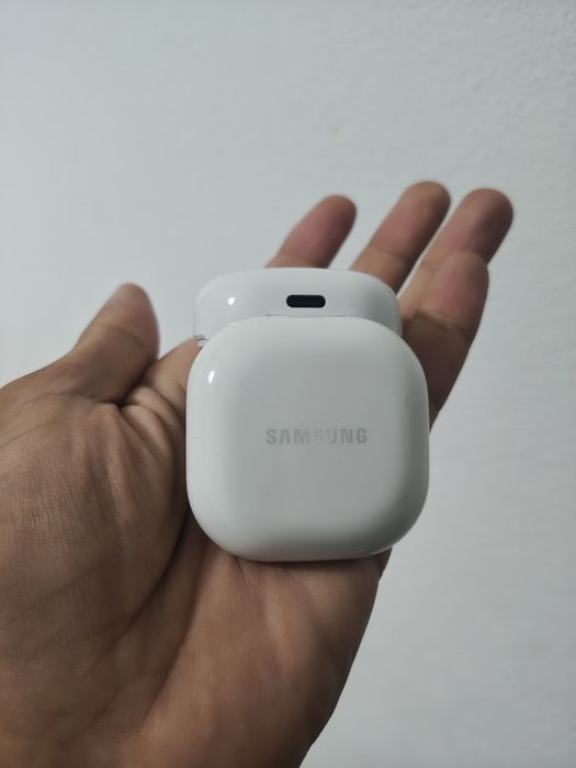 Estojo Samsung Galaxy Buds FE (SOMENTE O ESTOJO)