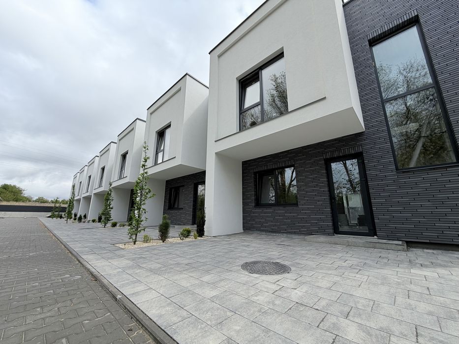 Продаж  таунхаусів з керамоблоку в с. Липини