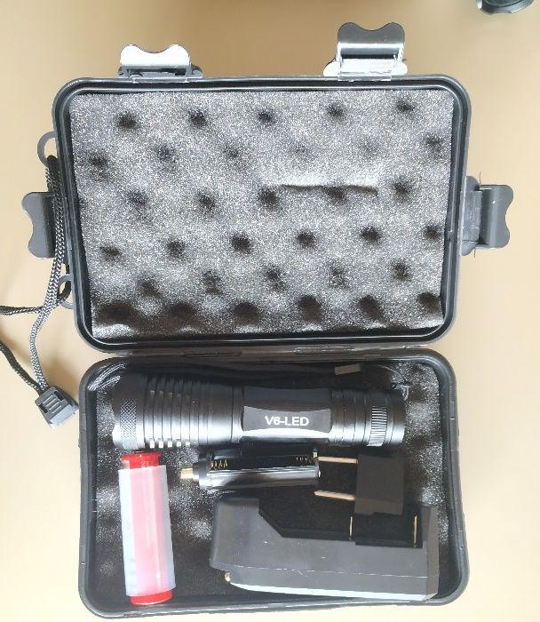 CREE L2 Tactical Flashlight – With Zoom and Carrying Case64750573717891121