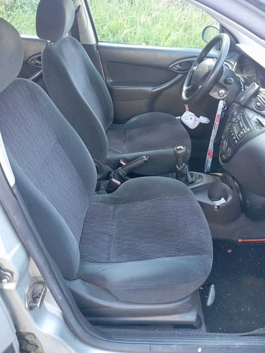 Vendo carro Ford Focus 1.4 gasolina