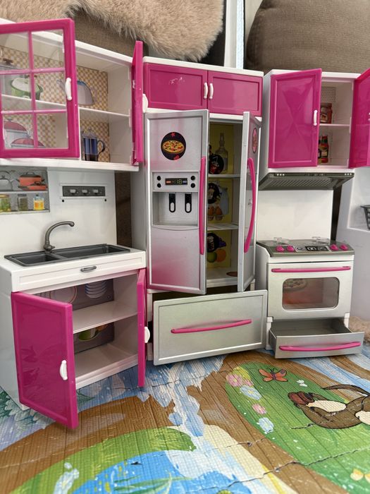 Дитяча кухня для ляльок( у подарунок Шафа для одягу)