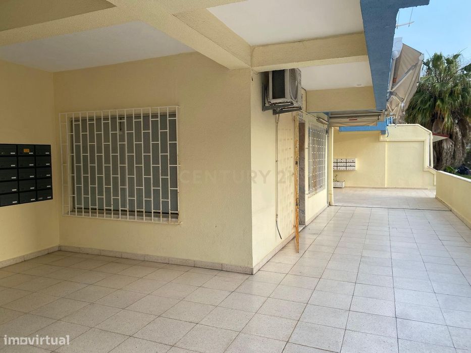 Café/Restaurante em Santo António da Caparica, a poucos metros da Prai