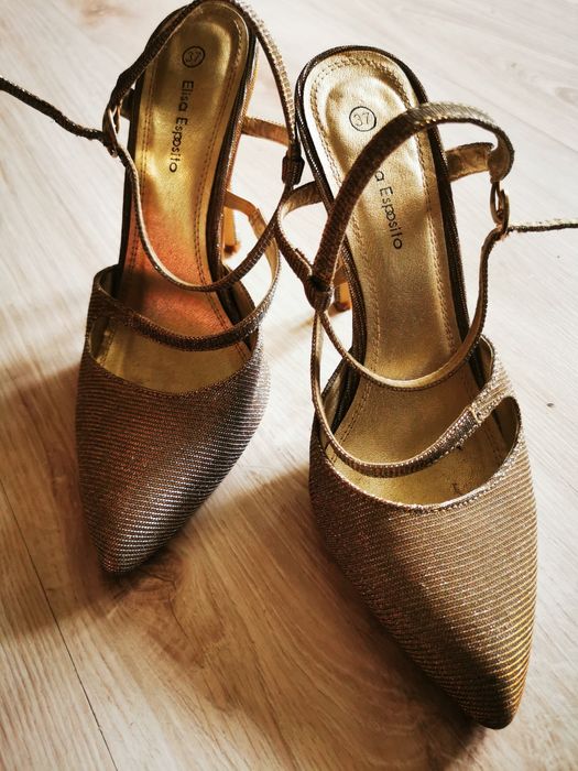 Buty na obcasie złote