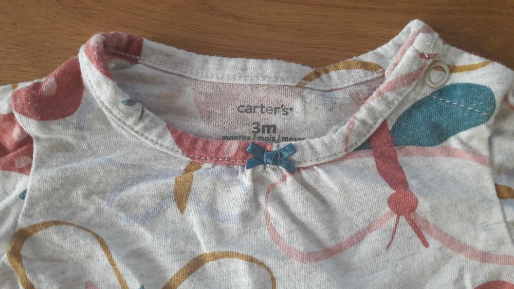 Zestaw body z falbanką i spodniami Carter's rozm. 62