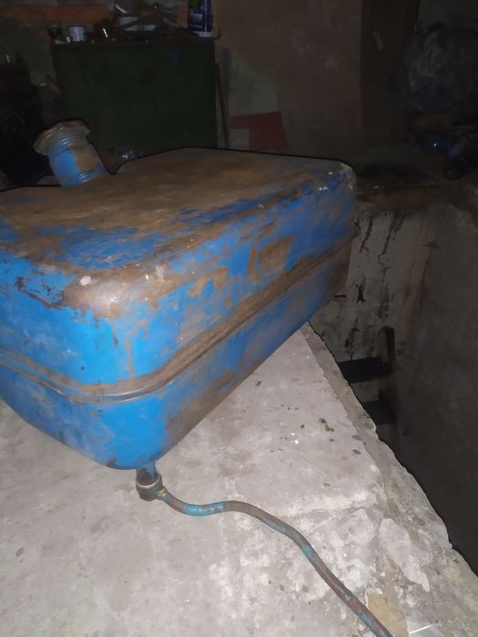 Бак топливний  на. Трактор  ЮМЗ