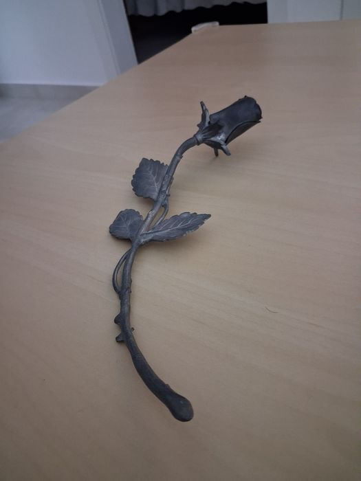 Peça  decorativa em estanho