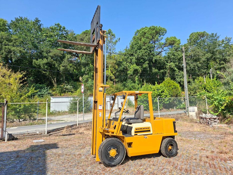 Empilhador Komatsu 4.T a diesel impecável