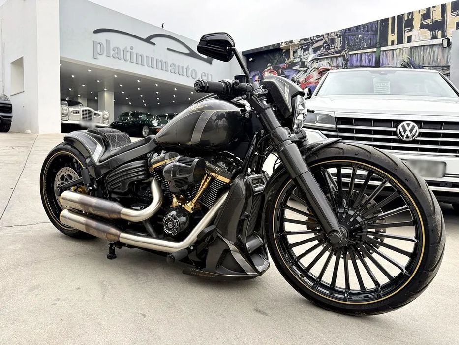 Harley-Davidson Breakout 117 Masterpiece 1 of 1