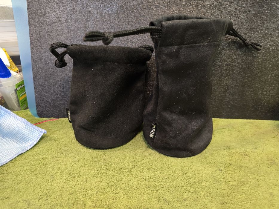 NIKON 2 pokrowce na obiektywy z twardym dnem.