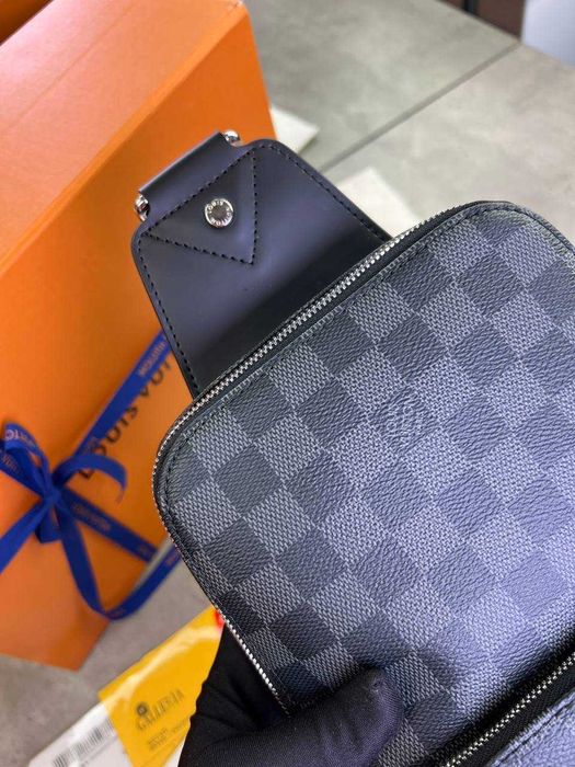 Слинг Louis Vuitton плечевая сумка LV бананка Луи Витон мужская сумка c801