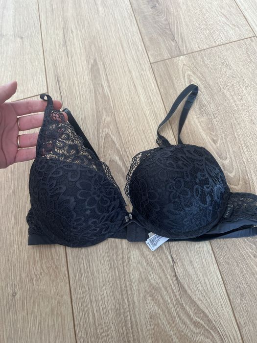 Koronkowy stanik Esprit