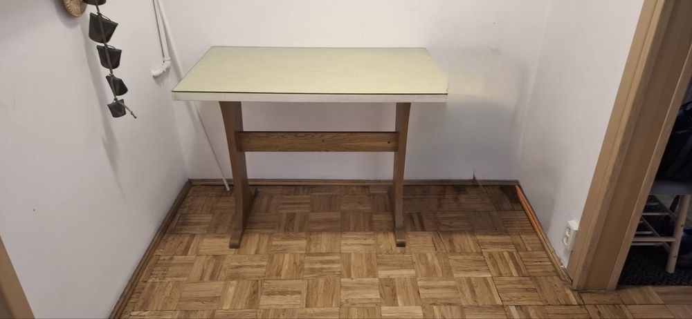 ZA DARMO  stół 100 cm x 60 cm  z szyba na gorze 100 cm x60