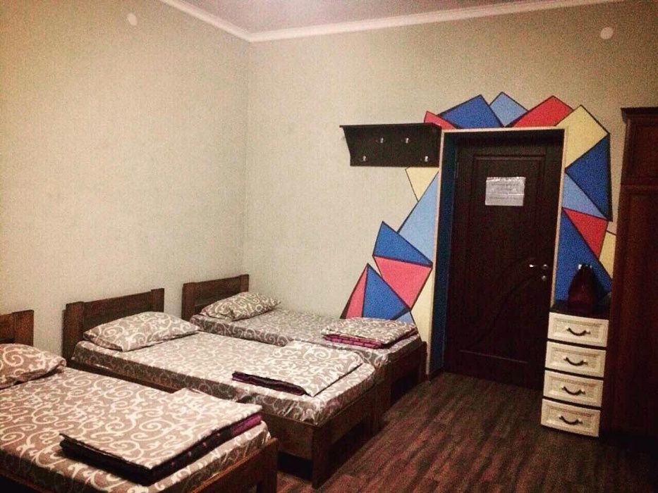 Хостел Serge (Приватні і загальні номери )