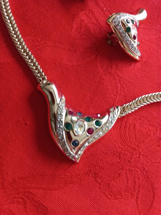 Conjunto de gargantilha e brincos "pássaro " marca Shock