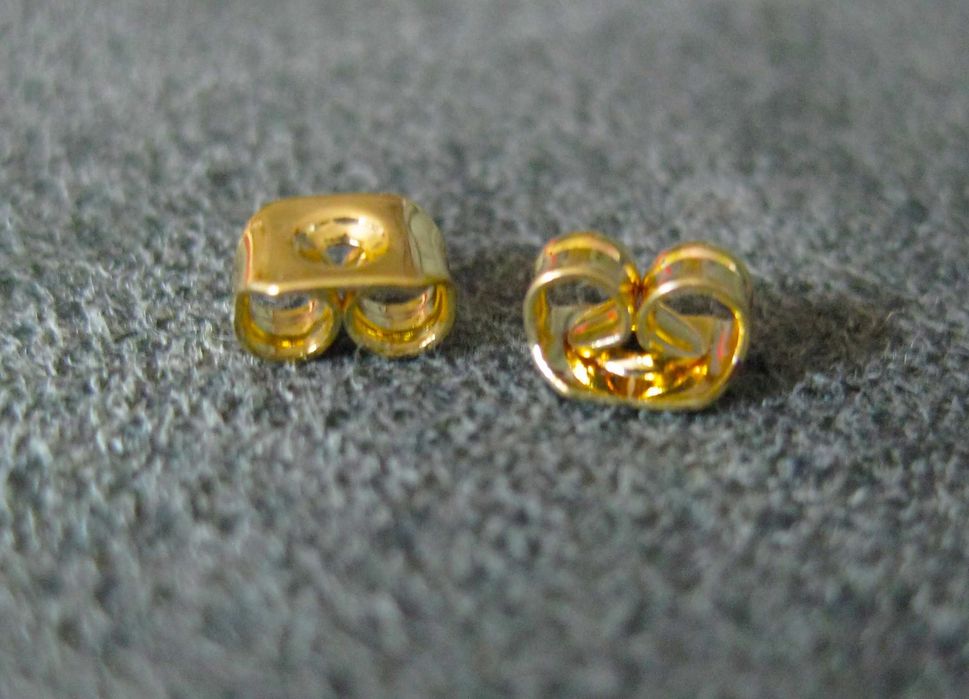 Conjunto de 50 Peças Dourado das Traseiras dos Brincos NOVO
