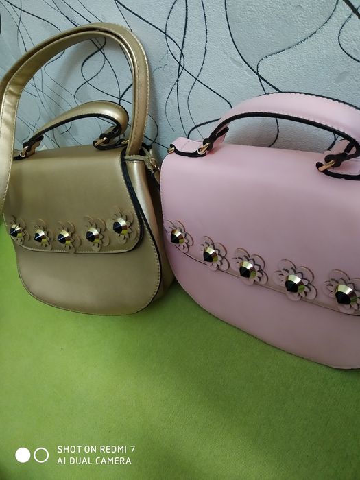 Продам сумочки новые