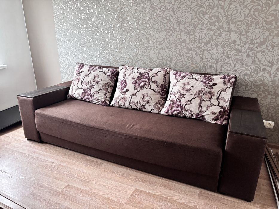 Продам диван б/у. Самовывоз!