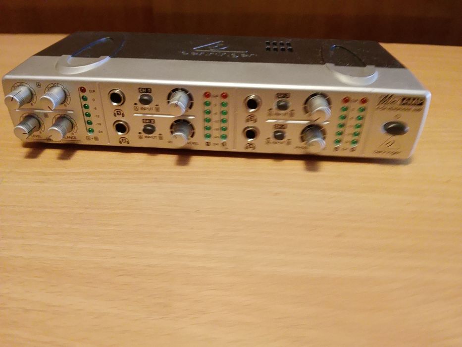 Mini wzmacniacz Behringer AMP800
