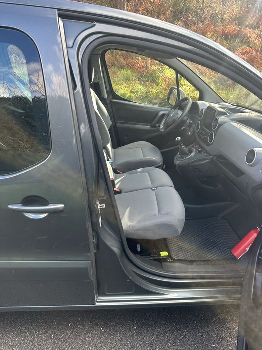 Citroen Berlingo Cinza