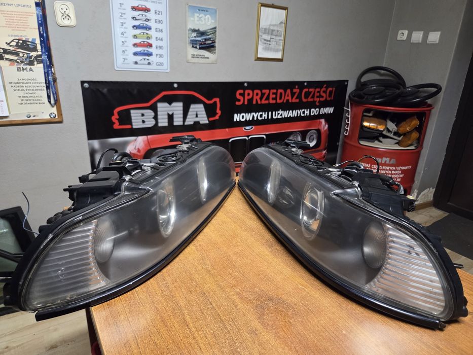 BMW E39 Komplet Reflektorów Lampy Przód Xenon Przetwornice Hella Ringi Polift Bialy Kierunek Ładny Stan