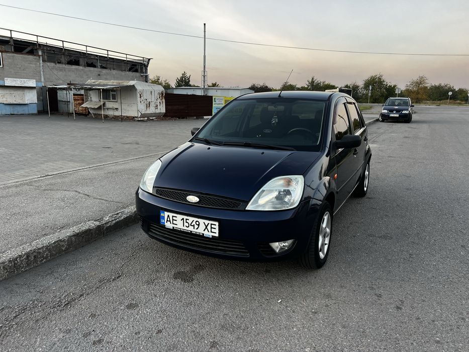 Ford Fiesta 2005, 1.3 бензин, кондиціонер працює, led світло, andoid/carplay, гарна музика. Стан - сів поїхав.